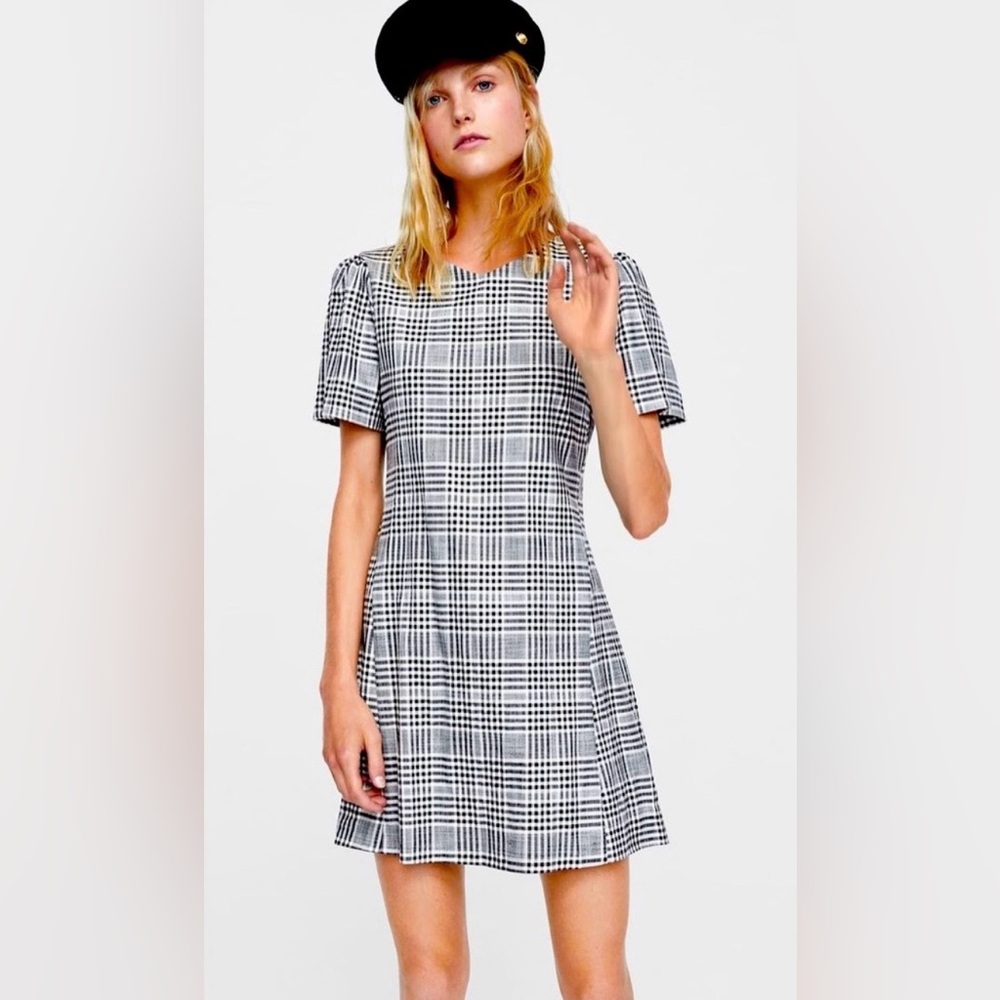 Zara Gingham Plaid Mini Dress Short Sleeves Black White Women’s Medium (M)
